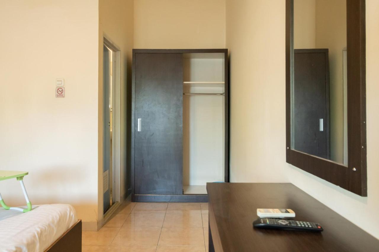 Urbanview Hotel Nugraha Palembang By Reddoorz المظهر الخارجي الصورة