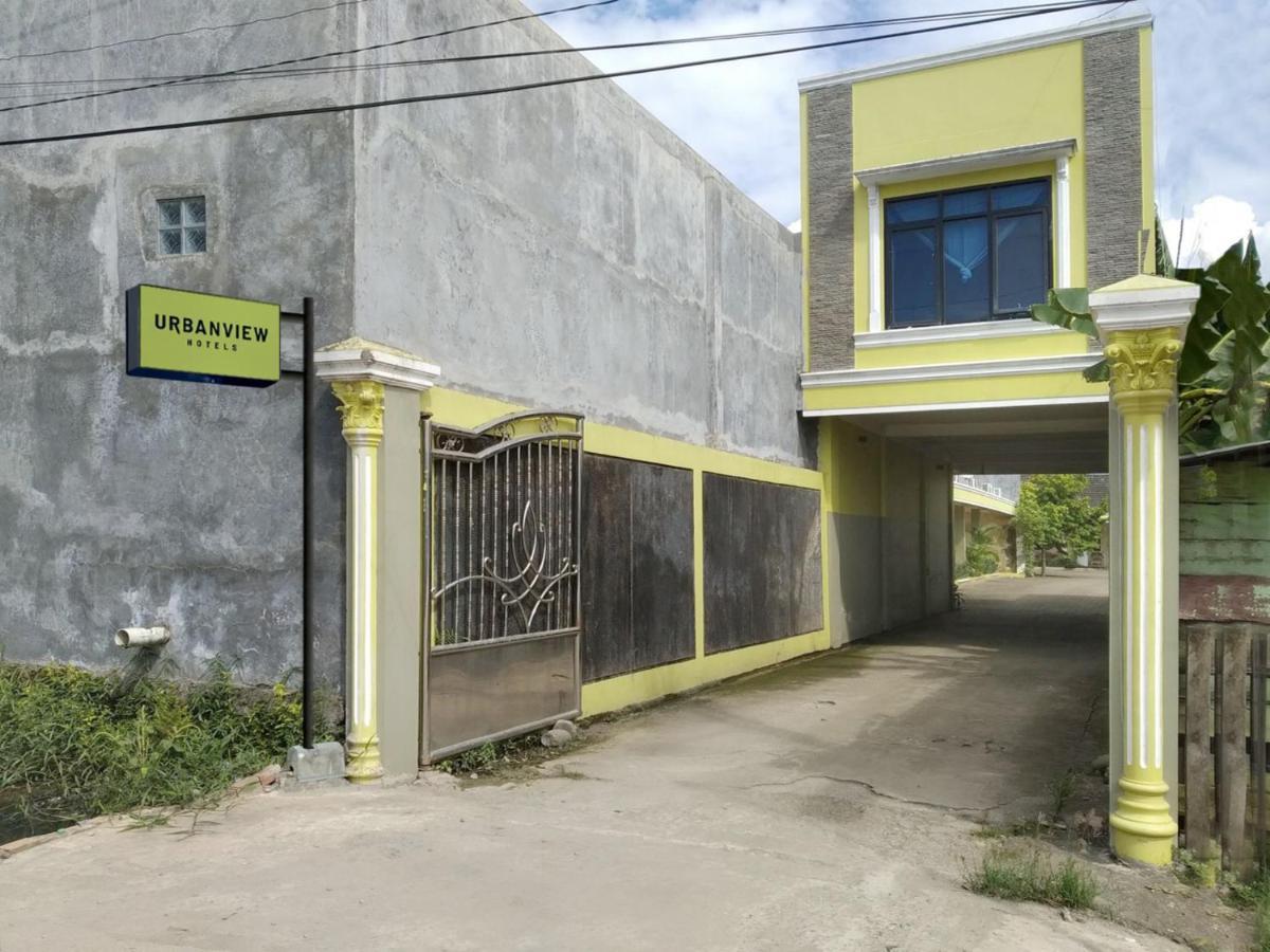 Urbanview Hotel Nugraha Palembang By Reddoorz المظهر الخارجي الصورة
