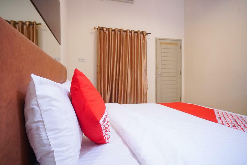 Urbanview Hotel Nugraha Palembang By Reddoorz المظهر الخارجي الصورة